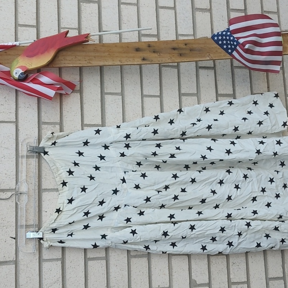 WHITE Skirt/Blue Stars - Picture 4 of 9